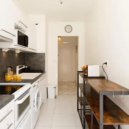 Blue Yourhosthelper *