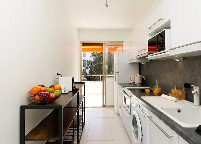 Blue Yourhosthelper *